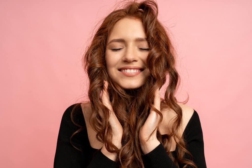Tricks to improve the appearance of fine curly hair